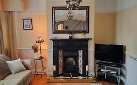 Cosy And Stylish House On The Coast Near Liverpool